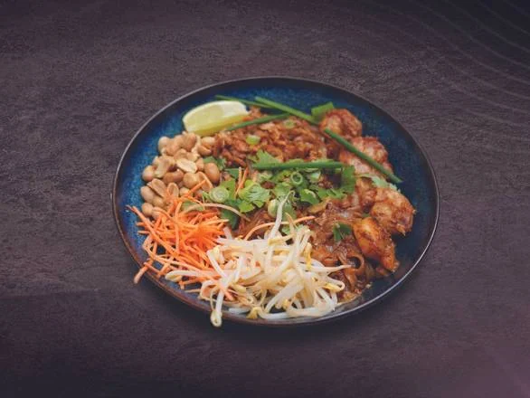 Photo d'un pad thaï végétarien au tofu, option sans viande de la carte thaï à Lyon 6